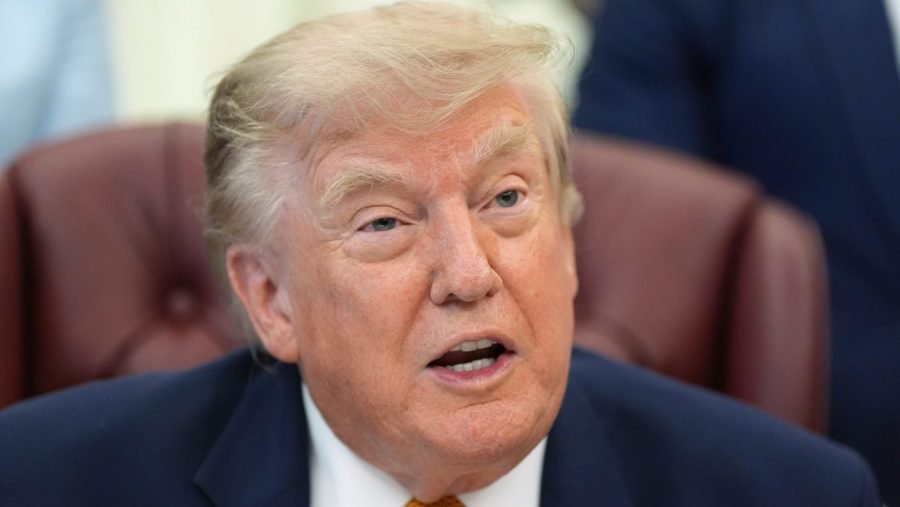 Trump taking economic message to California