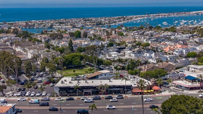Multi-Tenant Corona del Mar Retail Sells Above Asking Price