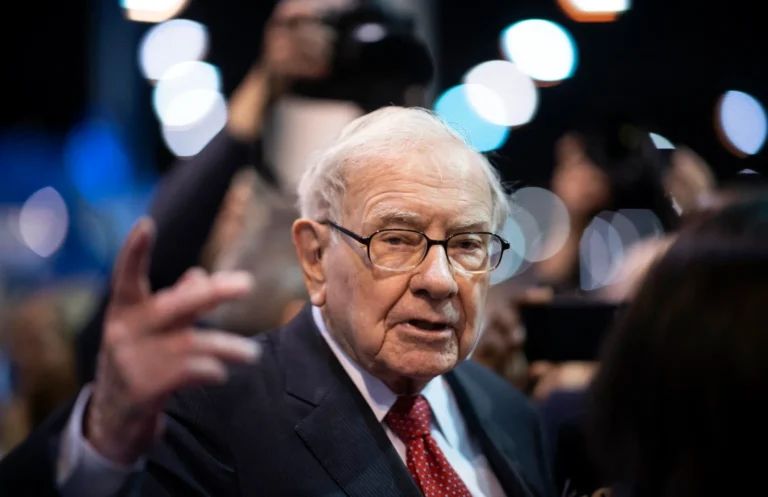 Warren Buffett says this 1 skill will multiply your success. In the AI age, it’s more valuable than ever