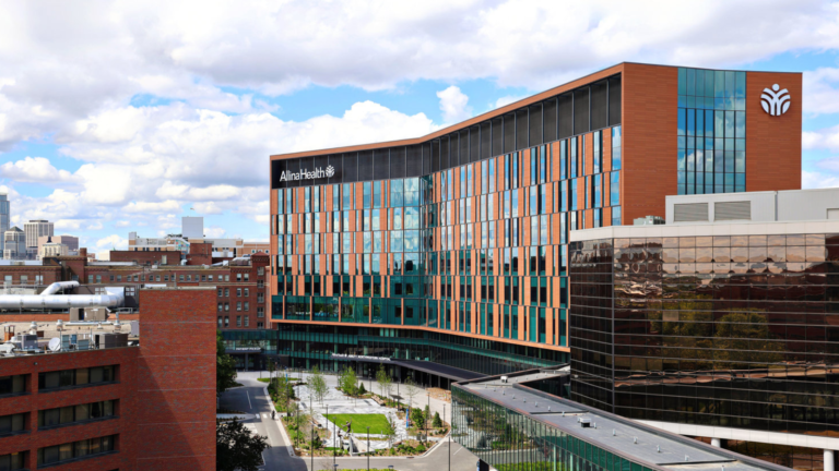 HGA, Mortenson Complete 620K-SF Surgical Center in Minneapolis