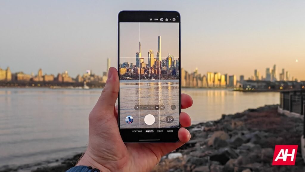Samsung's Flagship Success Is Making Its Camera Suppliers Very Happy This Year