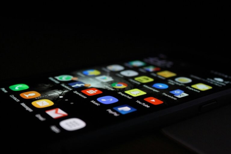 Why apps behave differently on Android phones and iPhones