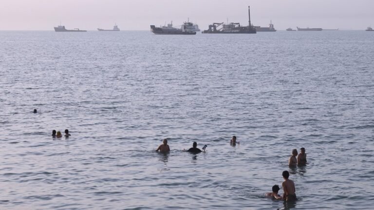 Iran warns vessels of fines, detention for violating Strait of Hormuz rules