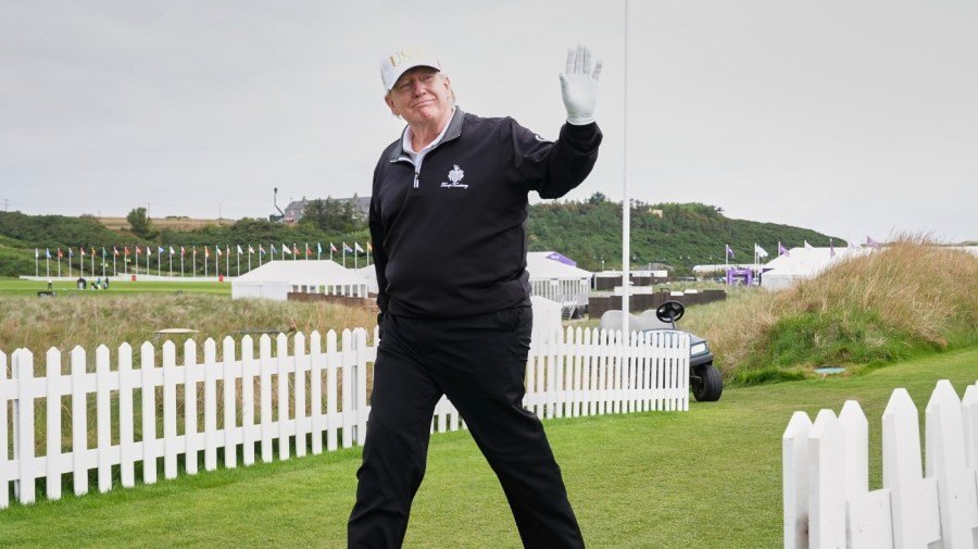 Trump planning visit to Ireland for tournament at his golf course