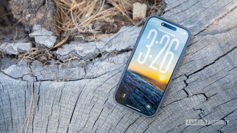 Wallpaper Wednesday: More great phone wallpapers for all to share (August 26)