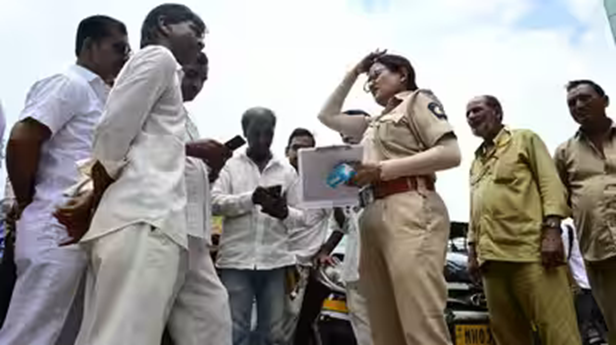 When language enters the labour market : Marathi, mobility and the economics of who gets to drive Mumbai.