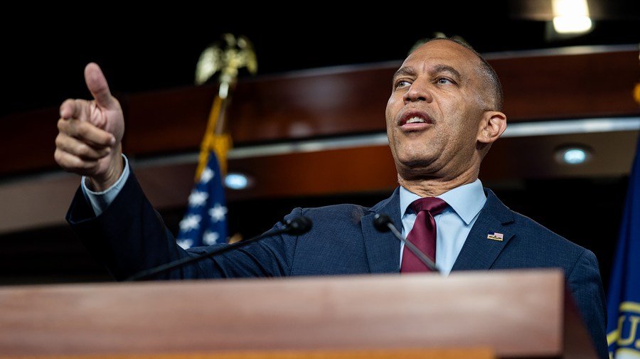 Democrats’ progressive surge could complicate Jeffries’s path to unity