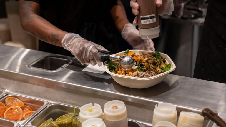 Sweetgreen’s terrible summer: Stock price and profits take a hit as salad aversion grips the nation