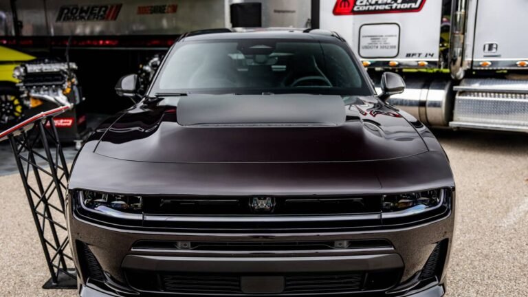 Dodge Charger Gets a Stunning New Paint Color Borrowed From the Durango
