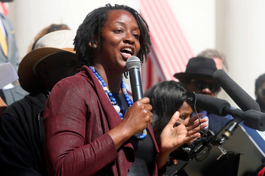 Florida voters, hungry for change, snub Dem establishment and even Trump