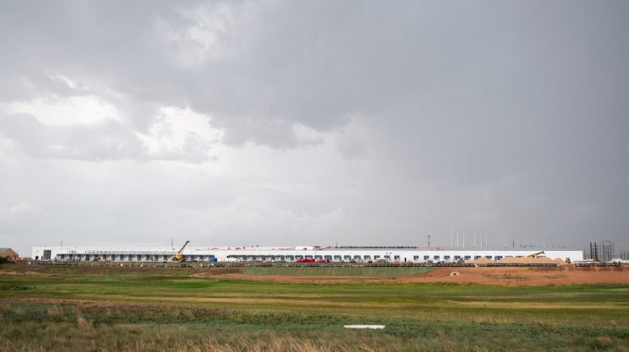 Trump wades into data center debate amid political battle 