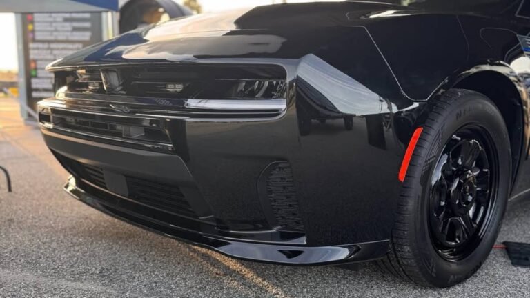 Dodge Is Bringing the Charger Back as a Police Car, This Time Without a V8