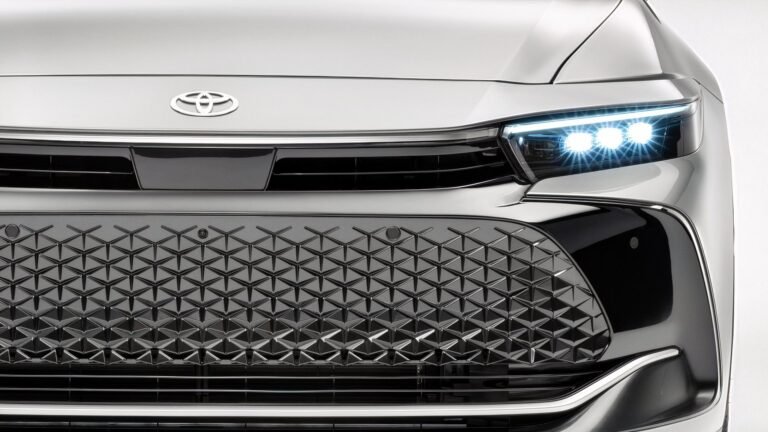'So Much More Luxury For The Same Price' - Used Top-Spec Toyota Crown Vs. New Camry