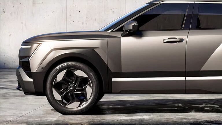 2027 Hyundai Tucson Makes The RAV4 And CR-V Look Boring