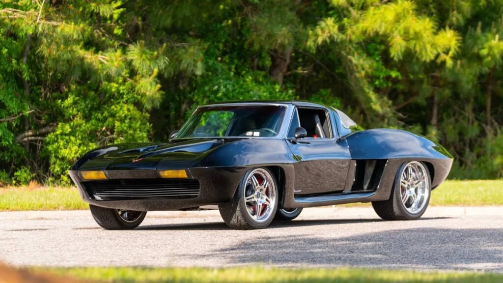 1963 Corvette Split-Window Was Turned Mid-Engine and Sold for $65,500