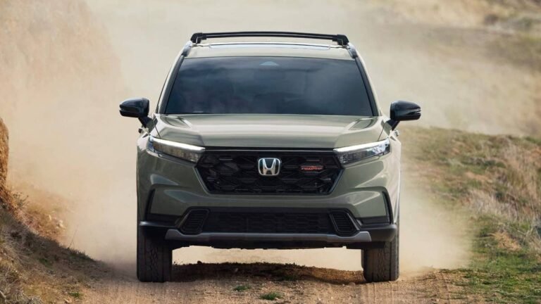 Here's How Toyota Helped Honda's CR-V Get Ahead of the RAV4