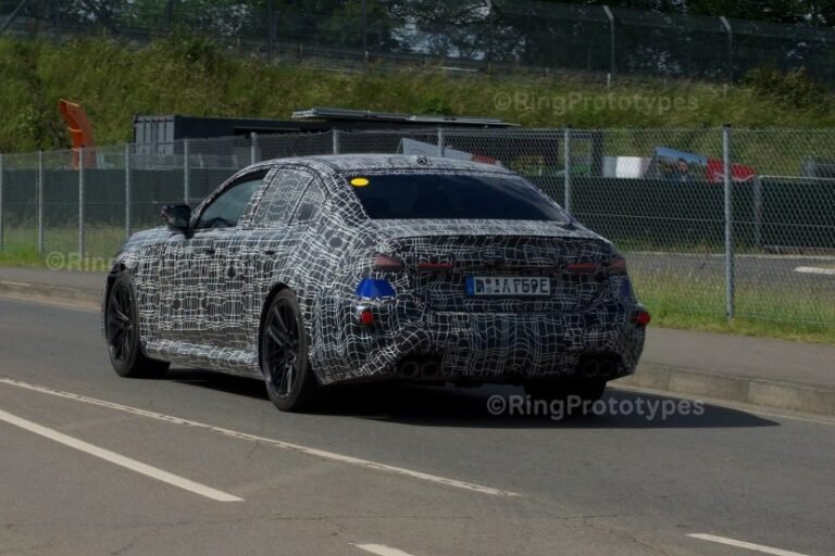 2028 BMW M5 Hides It Neue Face During High-Speed Test: Video