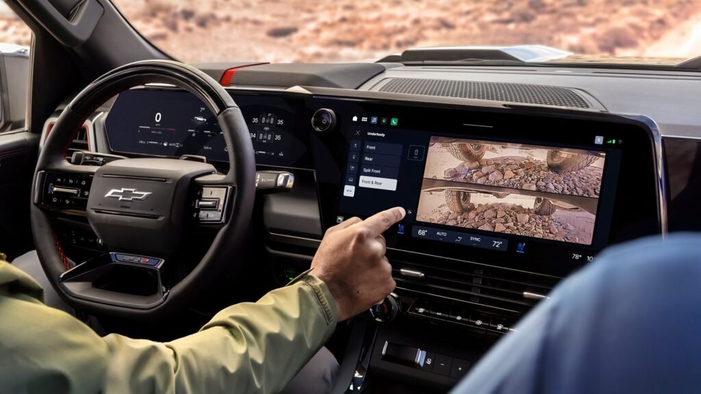 GM Gives Up The Fight Against Apple CarPlay And Android Auto