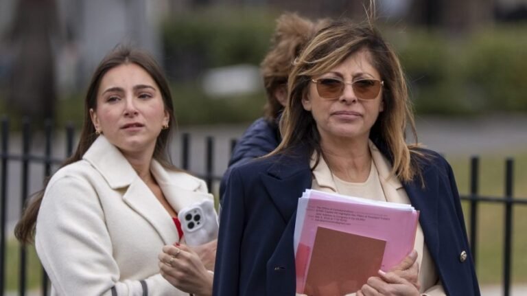 Navarro: White House told Fox News Bartiromo ouster was 'totally unacceptable'