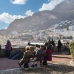 The 15 countries with the highest life expectancies — and the 15 with the lowest