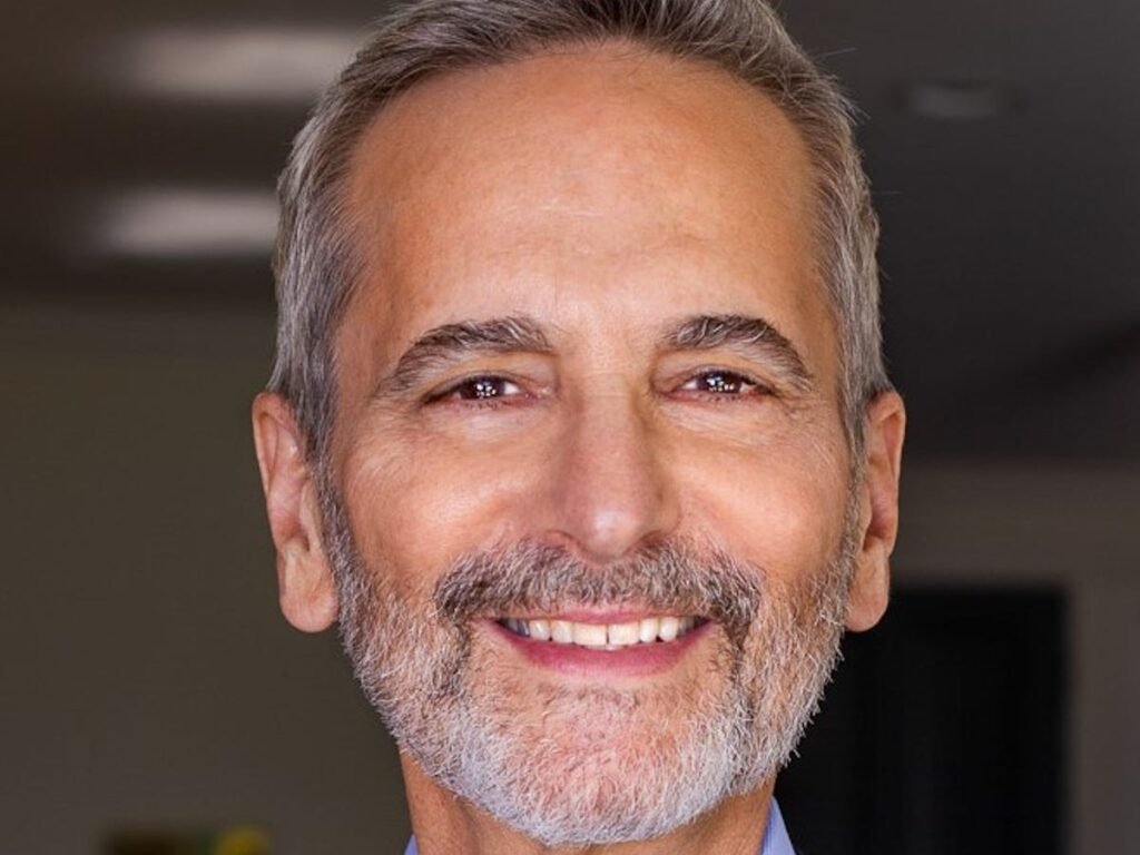 A neuroscientist and psychiatrist shares 4 simple habits to protect brain aging