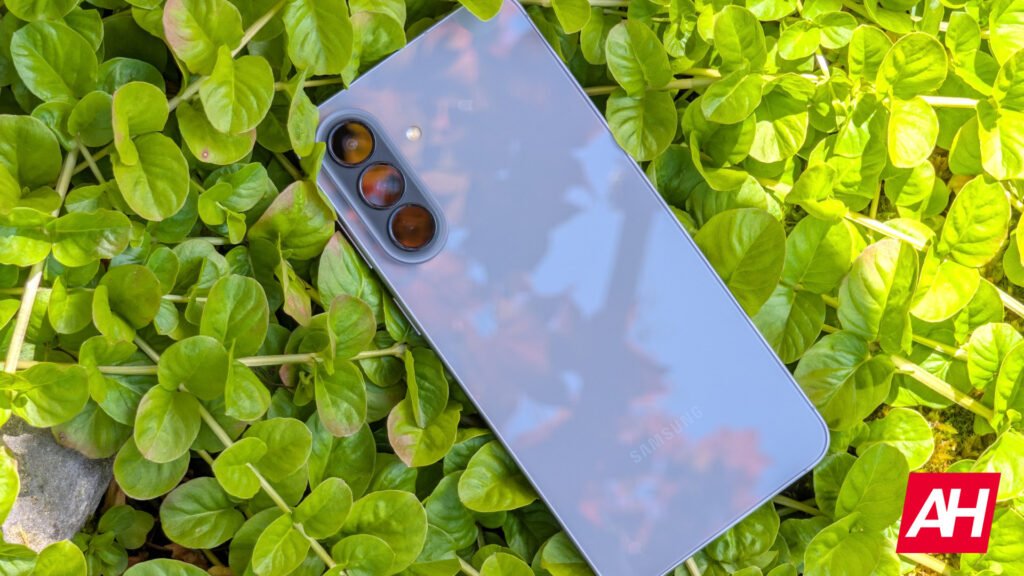 The Five Best-Selling Smartphone Lineups of Q2 2026 Are Here — Samsung Leads but Apple Is Close