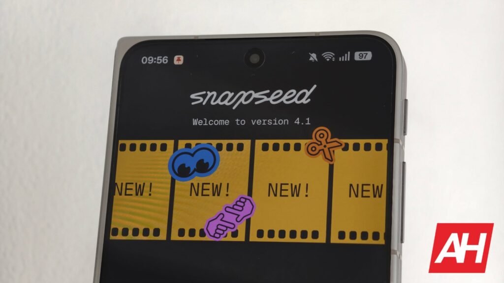 Snapseed Could Soon Get an Advanced New Collage Tool