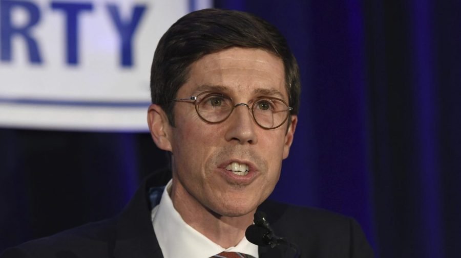 Democratic socialist ousts Providence mayor in primary