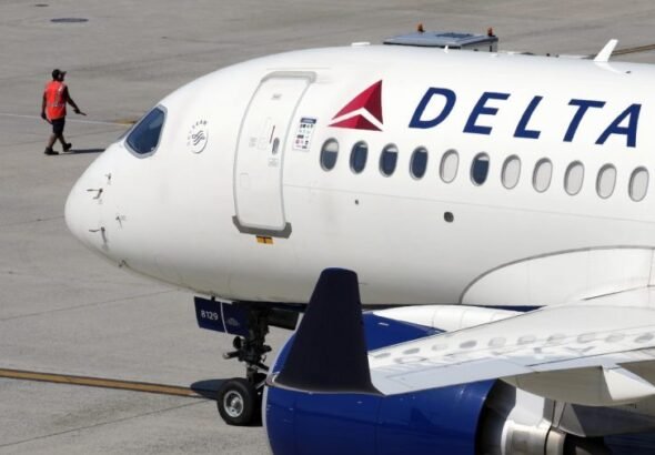 Delta flight makes emergency landing due to smoke in cabin
