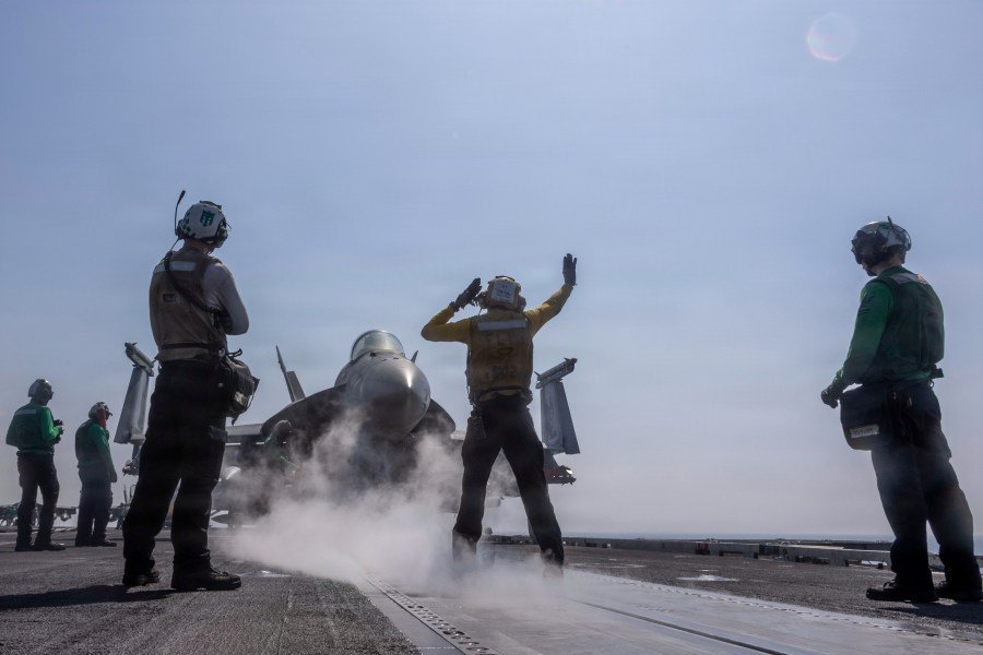 USS Abraham Lincoln arrives in Thailand