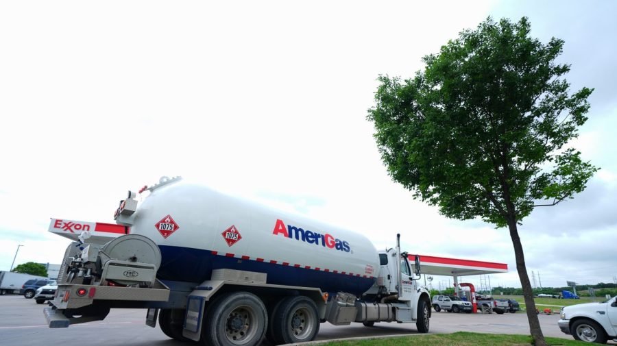 Trump administration allows truck drivers hauling gas, diesel to work longer hours