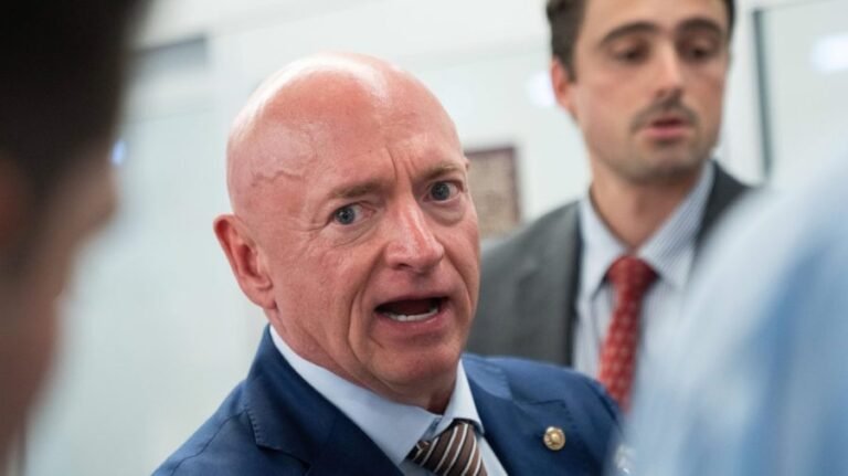 Mark Kelly: Trump 'stuck' with Iran and wants to 'get back to where he was before' war started