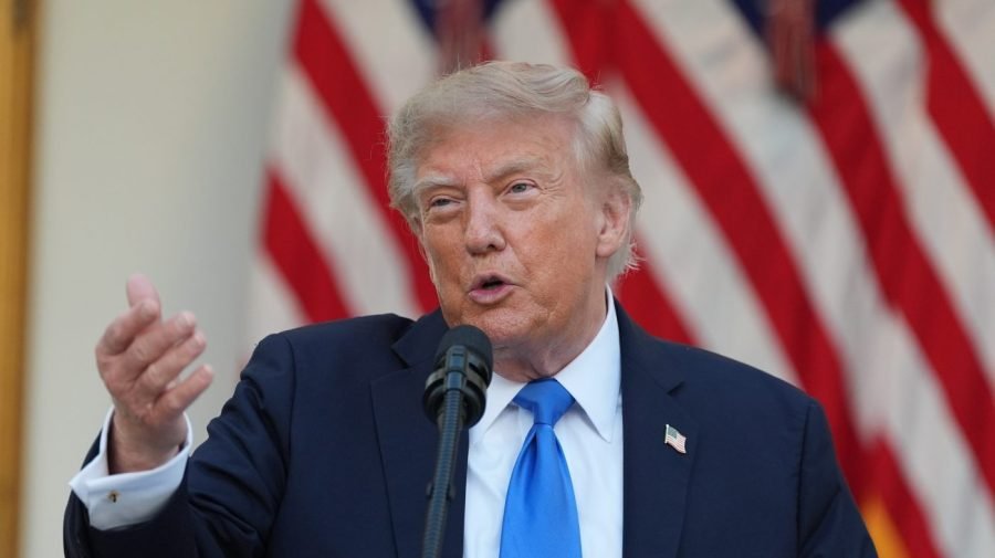 Trump urges Republicans in tight races to run on his record