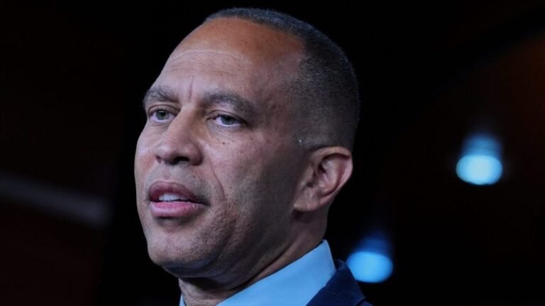 Watch live: Jeffries talks midterms as battle for House intensifies