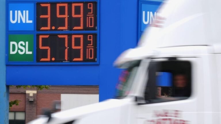 White House says it's not preparing to ban diesel exports