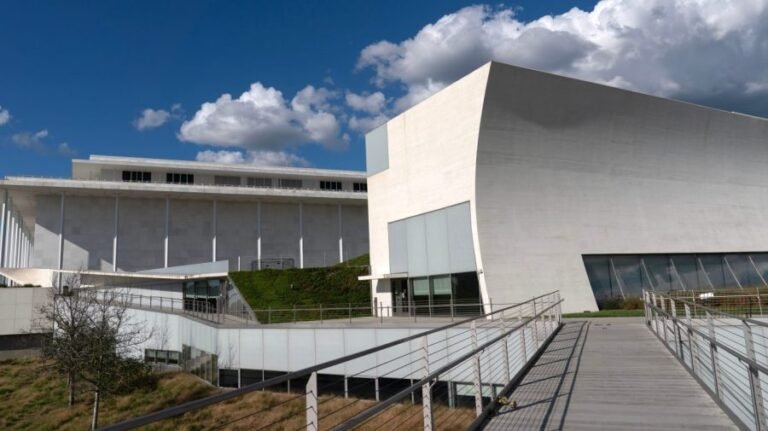 Kennedy Center could close as early as Tuesday as officials warn of impending ‘fiscal collapse’