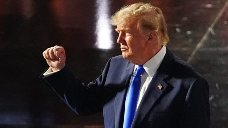 Trump promises Obamacare rebates to people in swing states