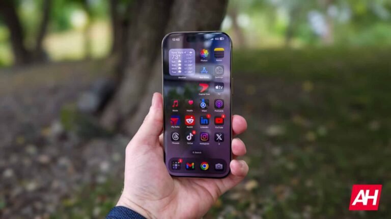 Carrier Jumps the Gun with Premature iPhone 18 Pro and iPhone Ultra Listing