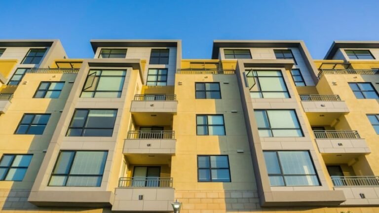 U.S. Apartment Rents Decline for 37th Consecutive Month