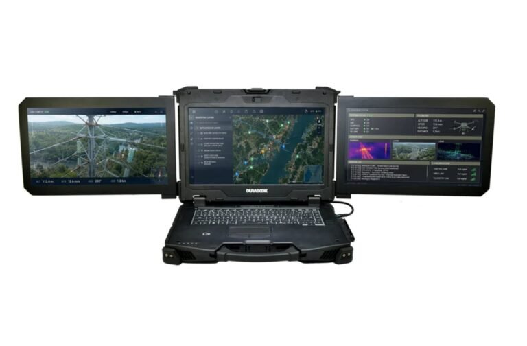 Durabook's triple-screen laptop is the hardware you want in the field
