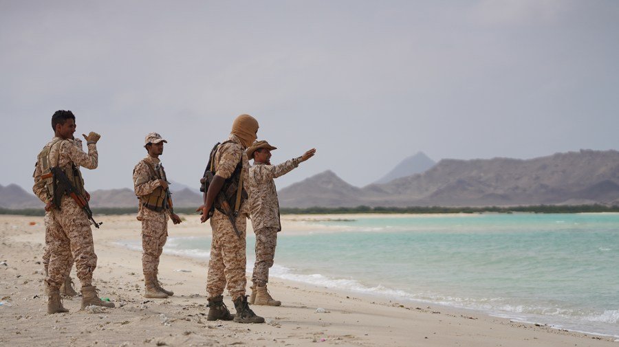 Trump leaves Saudis in the lurch with hands-off response to Houthi advances