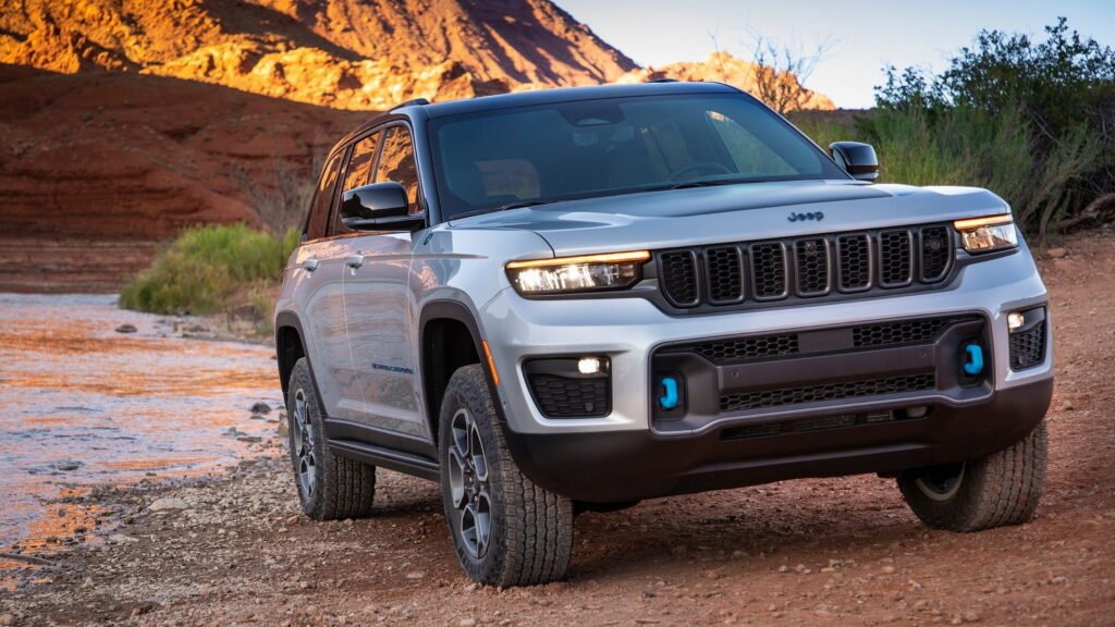 Jeep Grand Cherokee May Get 420-HP Hurricane Power