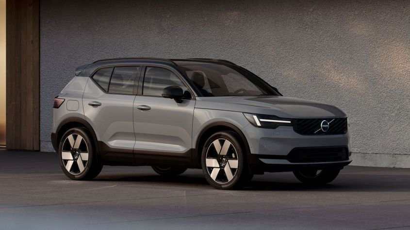 New Volvo XC40 facelift: popular SUV gets Range Rover-esque makeover