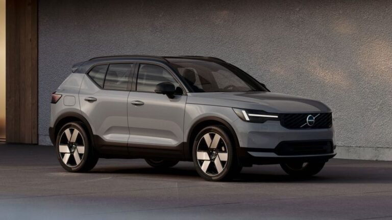 New Volvo XC40, EX40 and EC40 facelifts 2026 - pictures