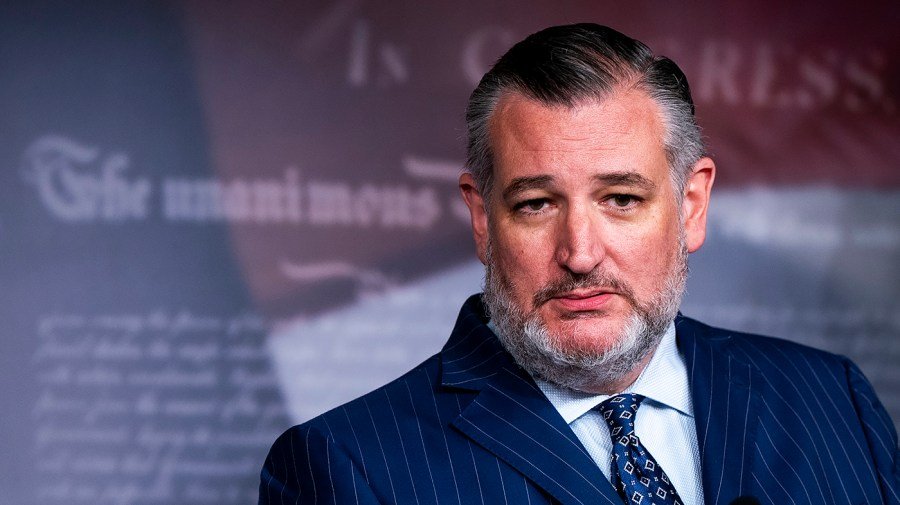 Cruz met with jeers on ESPN's College Gameday during appearance advocating for Senate college sports bill