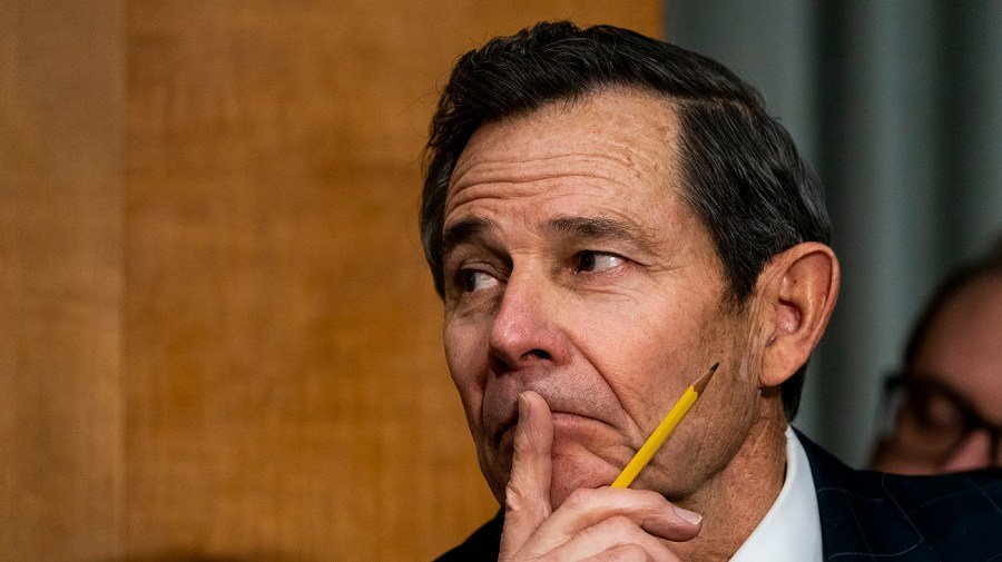 GOP senator: Russian oligarch funding Trump Jr.'s party is 'corruption'