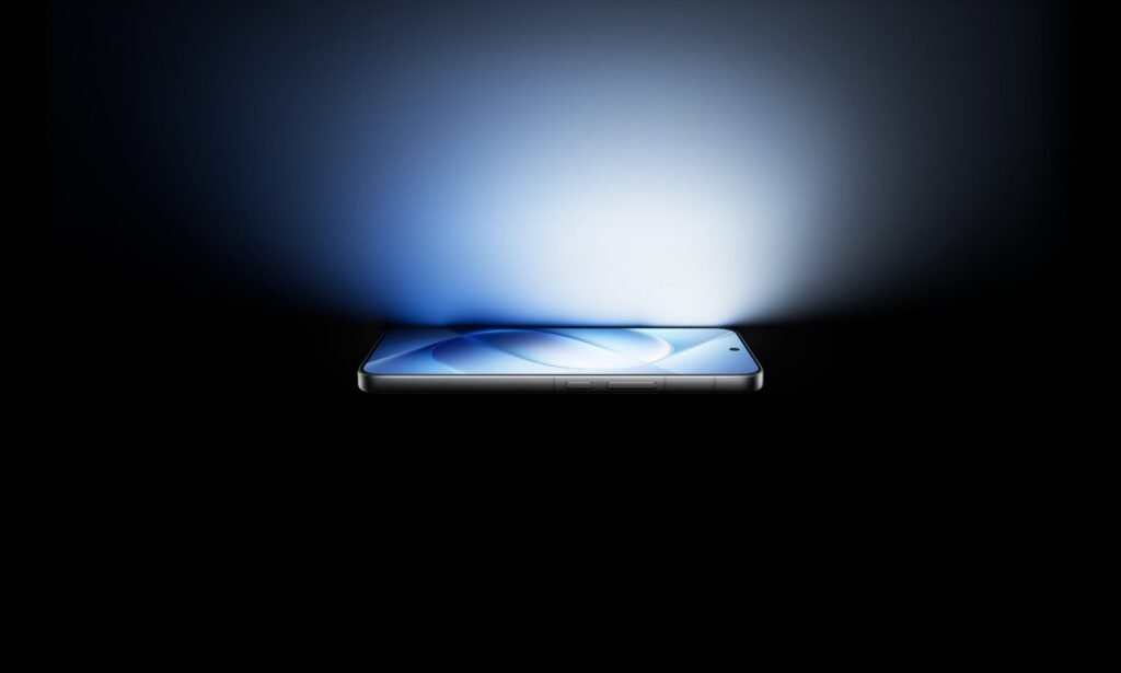 iQOO 16 Debuts Next-Gen Samsung M16 Panel as it Moves into Top-3 Display Status Globally