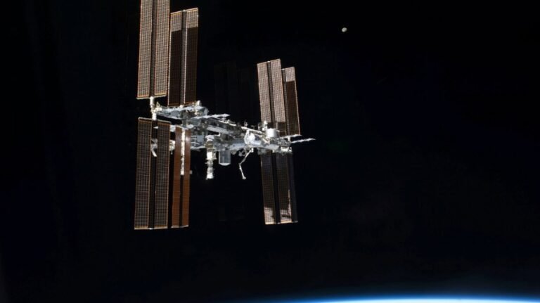 A 'zero gravity, zero taxes' strategy to replace the International Space Station 