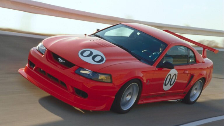 Ford's Modular V8s Are Super Common, Except For This Rare Engine From 2000