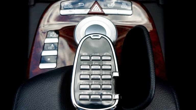10 Outdated Car Tech Features That Make Today’s Laggy Touchscreens Look Genius